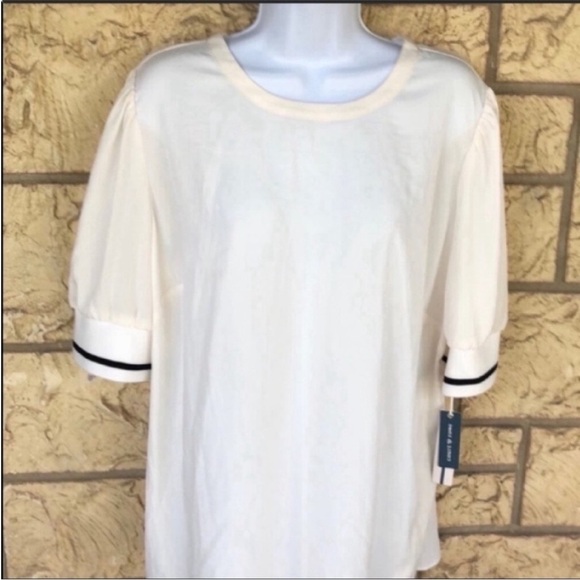 COURT & ROWE Short Sleeve Tipped Rib Trim Blouse
Size 2X - Picture 6 of 13